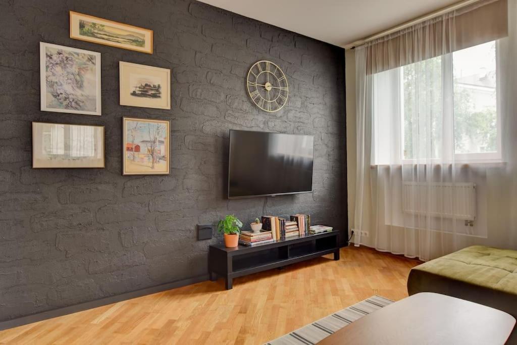 Apartment Serene 1br With Sauna & Private Entrance