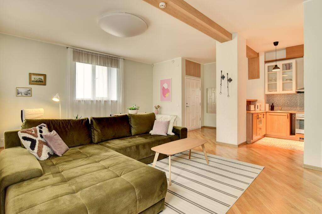 Serene 1br With Sauna & Private Entrance Apartment